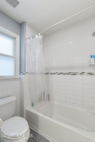 17 Treeside Lane, Lakewood, NJ 08701