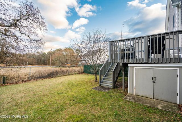 17 Treeside Lane, Lakewood, NJ 08701