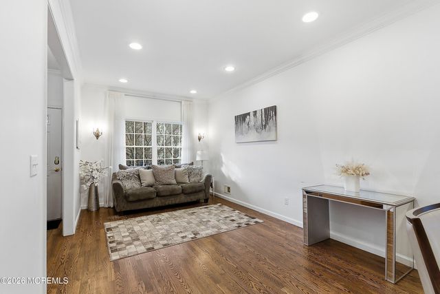 17 Treeside Lane, Lakewood, NJ 08701