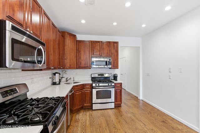 17 Treeside Lane, Lakewood, NJ 08701