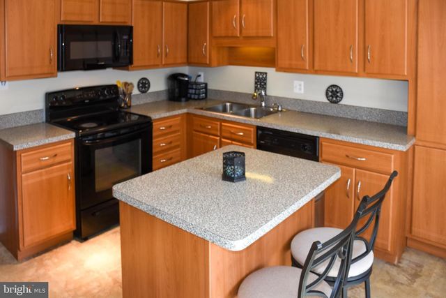 11768 INDIAN RIDGE RD, Reston, VA 20191