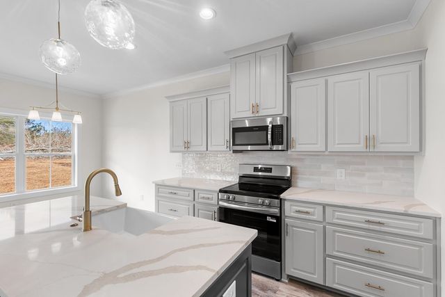 237 Weeping Willow Trail, Headland, AL 36345