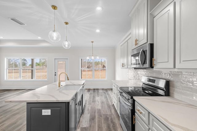 237 Weeping Willow Trail, Headland, AL 36345