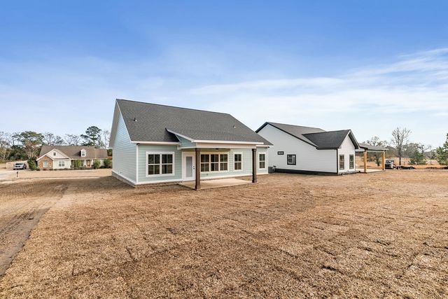 237 Weeping Willow Trail, Headland, AL 36345