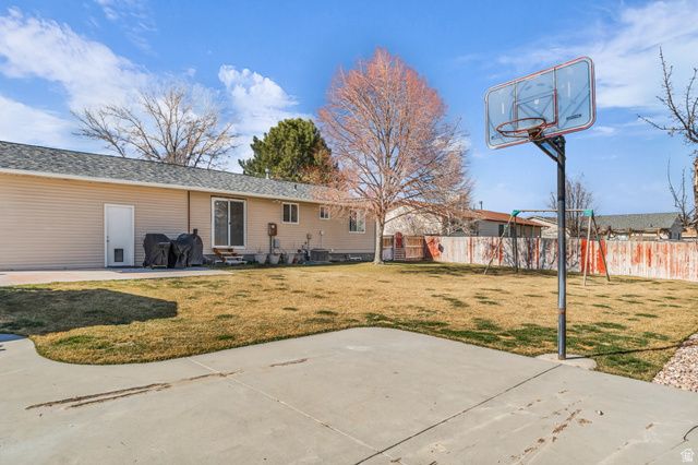 12433 S HARVEST AVE, Riverton, UT 84065