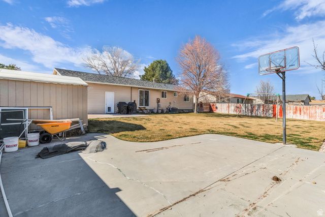 12433 S HARVEST AVE, Riverton, UT 84065