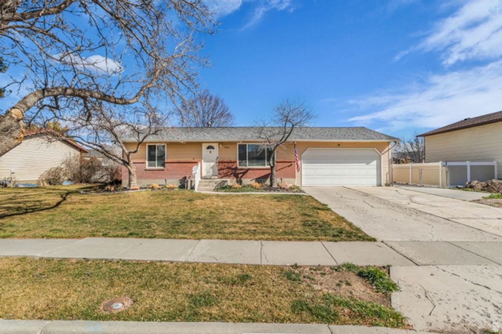 12433 S HARVEST AVE, Riverton, UT 84065