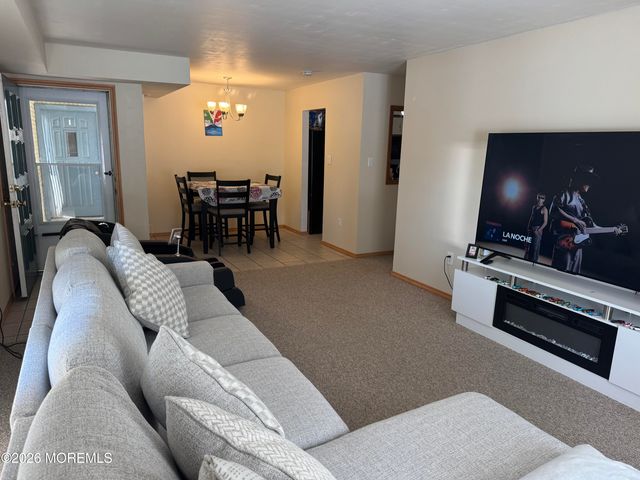 6 Northrup Drive 215, Brick, NJ 08724