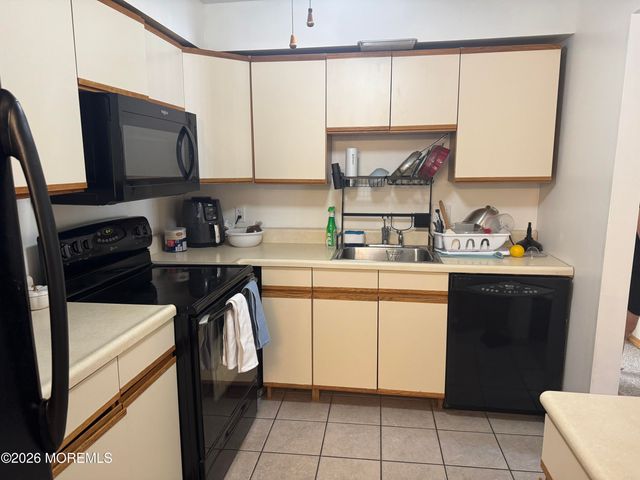 6 Northrup Drive 215, Brick, NJ 08724