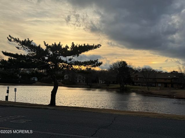 6 Northrup Drive 215, Brick, NJ 08724