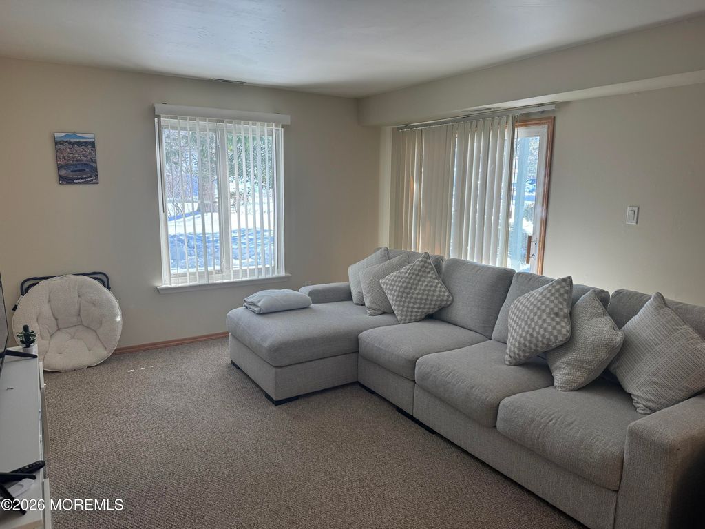 6 Northrup Drive 215, Brick, NJ 08724