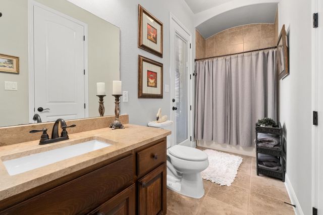 120 Applewood DR, Driftwood, TX 78619