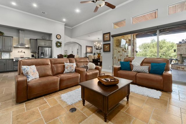 120 Applewood DR, Driftwood, TX 78619