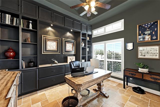 120 Applewood DR, Driftwood, TX 78619