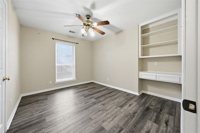 1822 28th Avenue N, Texas City, TX 77590