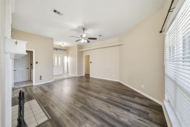 1822 28th Avenue N, Texas City, TX 77590