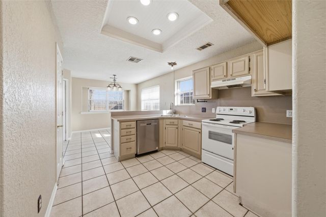 1822 28th Avenue N, Texas City, TX 77590