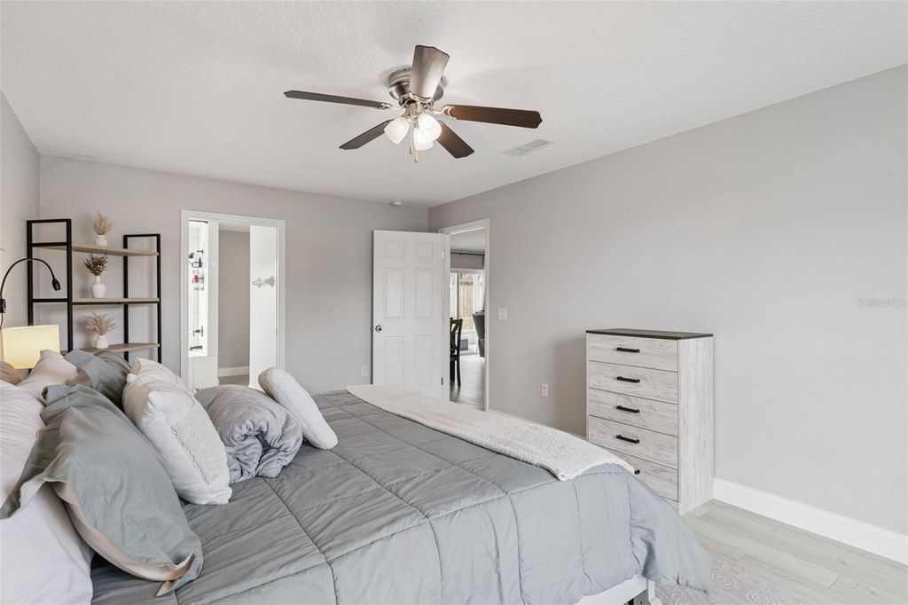 Image 12 of property listing at 1448 ROYAL TERRACE, Deltona, FL 32738