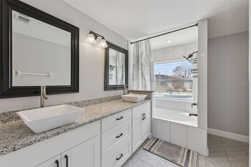 Image 13 of property listing at 1448 ROYAL TERRACE, Deltona, FL 32738