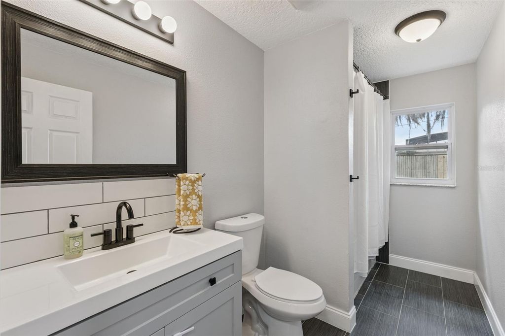 Image 17 of property listing at 1448 ROYAL TERRACE, Deltona, FL 32738