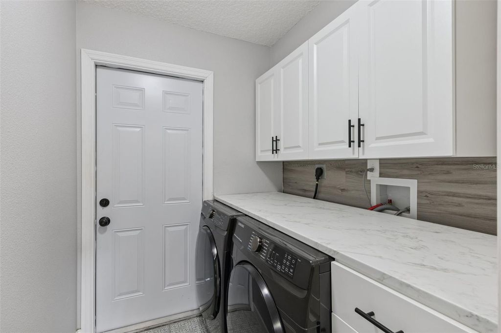 Image 18 of property listing at 1448 ROYAL TERRACE, Deltona, FL 32738