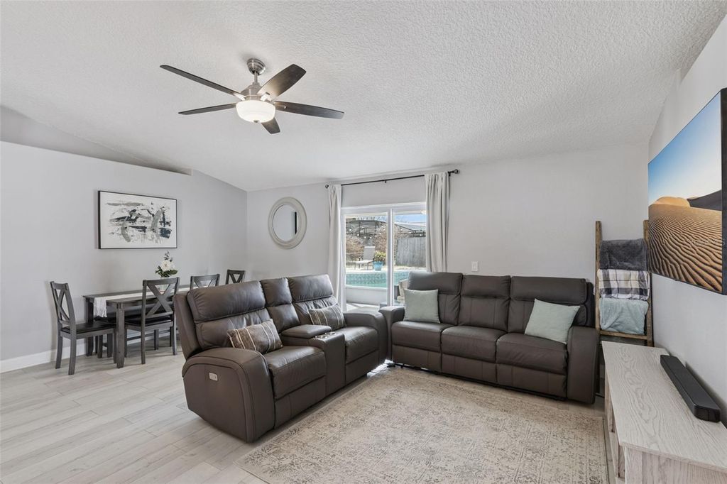 Image 5 of property listing at 1448 ROYAL TERRACE, Deltona, FL 32738