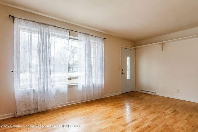 810 Clark Road, Lansing, MI 48917