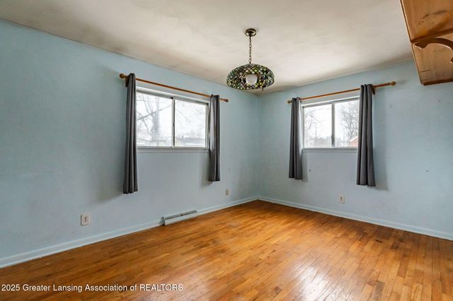 810 Clark Road, Lansing, MI 48917