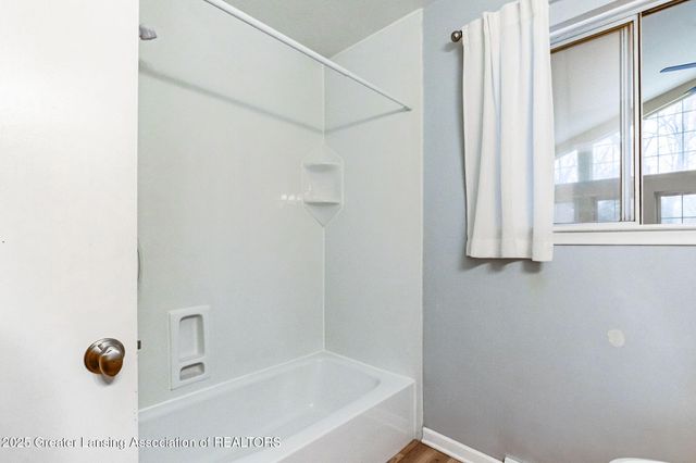 810 Clark Road, Lansing, MI 48917