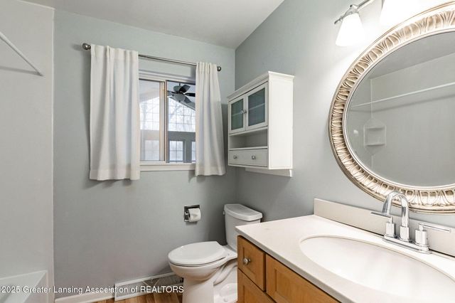 810 Clark Road, Lansing, MI 48917