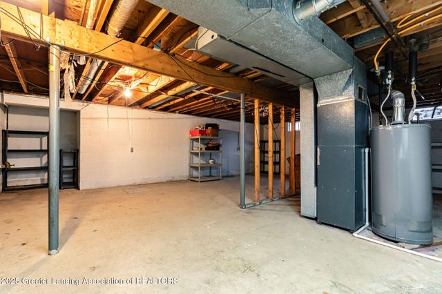 810 Clark Road, Lansing, MI 48917