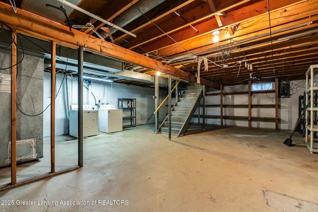 810 Clark Road, Lansing, MI 48917