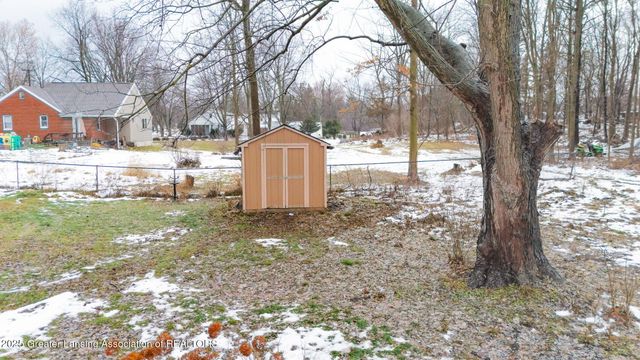 810 Clark Road, Lansing, MI 48917