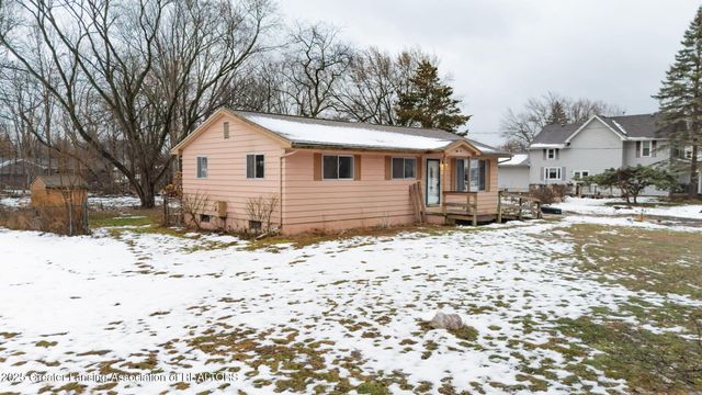 810 Clark Road, Lansing, MI 48917
