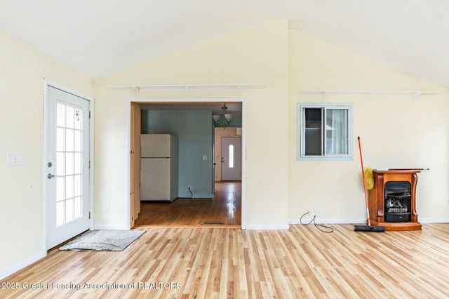 810 Clark Road, Lansing, MI 48917