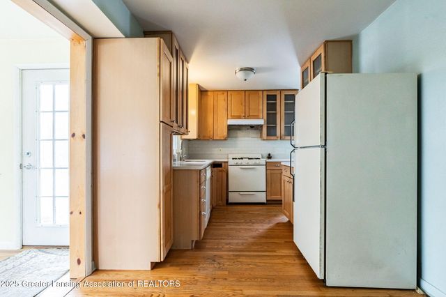 810 Clark Road, Lansing, MI 48917