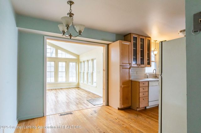 810 Clark Road, Lansing, MI 48917