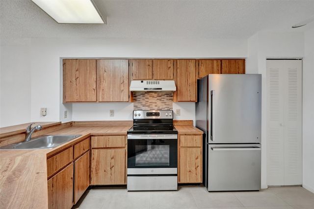 2221 Cypress Island Dr 501, Pompano Beach, FL 33069