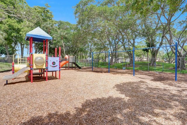 2221 Cypress Island Dr 501, Pompano Beach, FL 33069