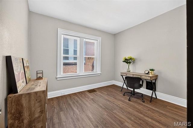 4466 Ellenwood Avenue, St Louis, MO 63116