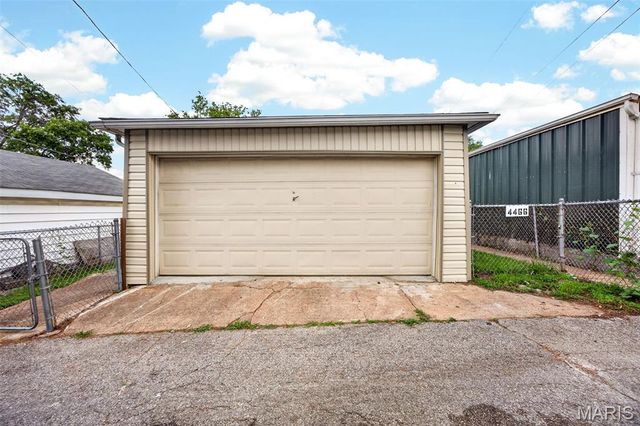 4466 Ellenwood Avenue, St Louis, MO 63116