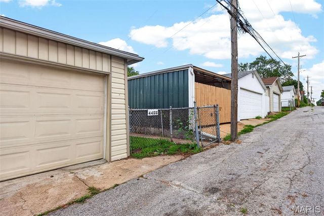 4466 Ellenwood Avenue, St Louis, MO 63116