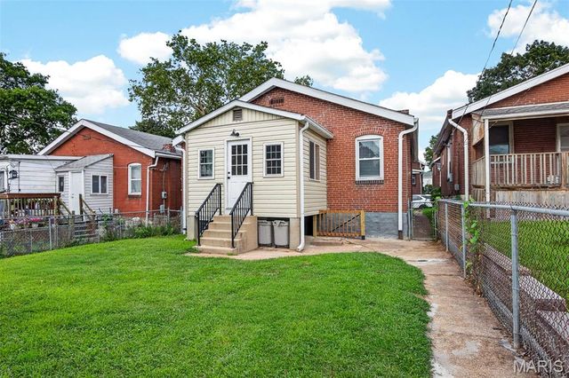 4466 Ellenwood Avenue, St Louis, MO 63116