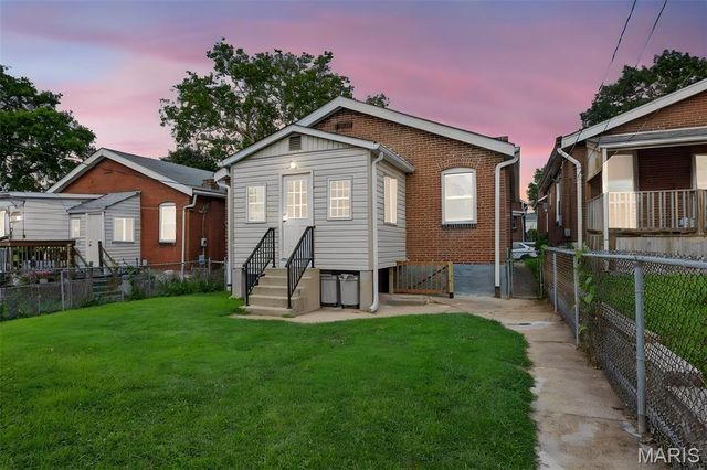 4466 Ellenwood Avenue, St Louis, MO 63116