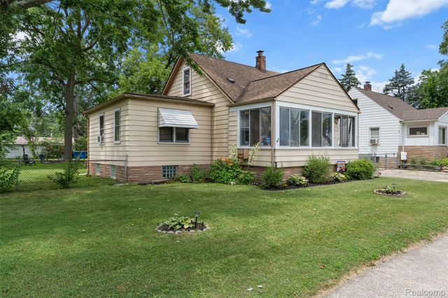 22355 Curie Avenue, Warren, MI 48091