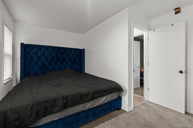 22355 Curie Avenue, Warren, MI 48091