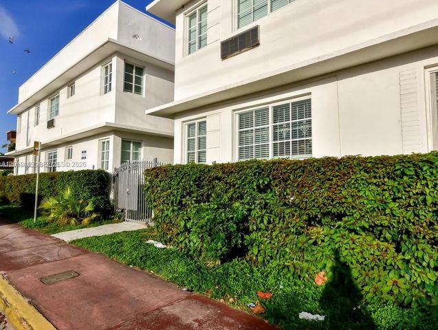 8415 Harding Ave 14, Miami Beach, FL 33141