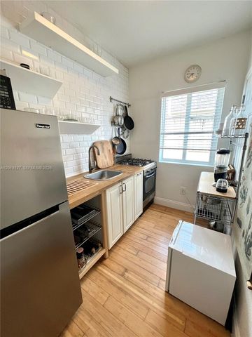 8415 Harding Ave 14, Miami Beach, FL 33141
