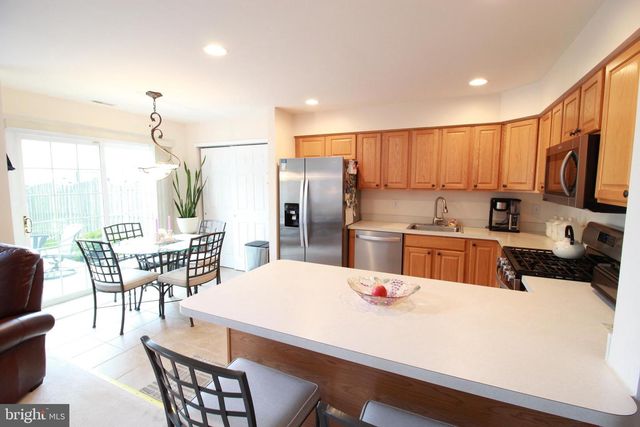 30 LEIGHTON DR, Mount Laurel, NJ 08054