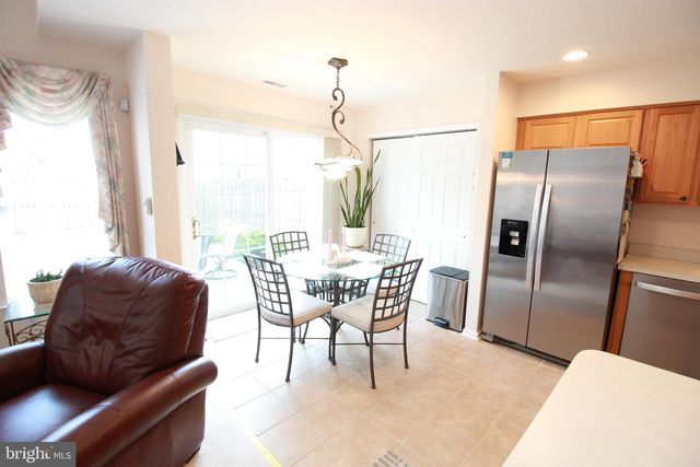 30 LEIGHTON DR, Mount Laurel, NJ 08054